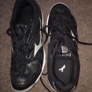 Volleyball shoes